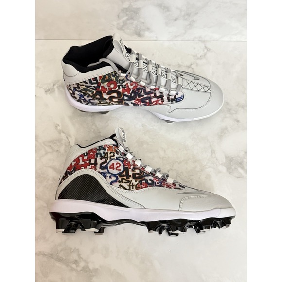 Athletic_Shoes
